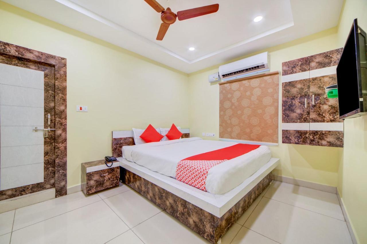 Hotel O Ksl Guest House Karimnagar Buitenkant foto