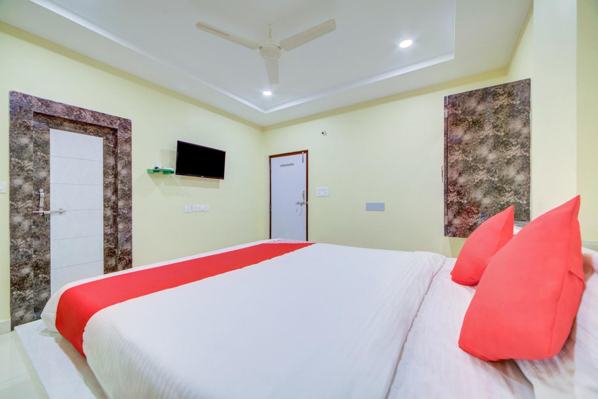 Hotel O Ksl Guest House Karimnagar Buitenkant foto