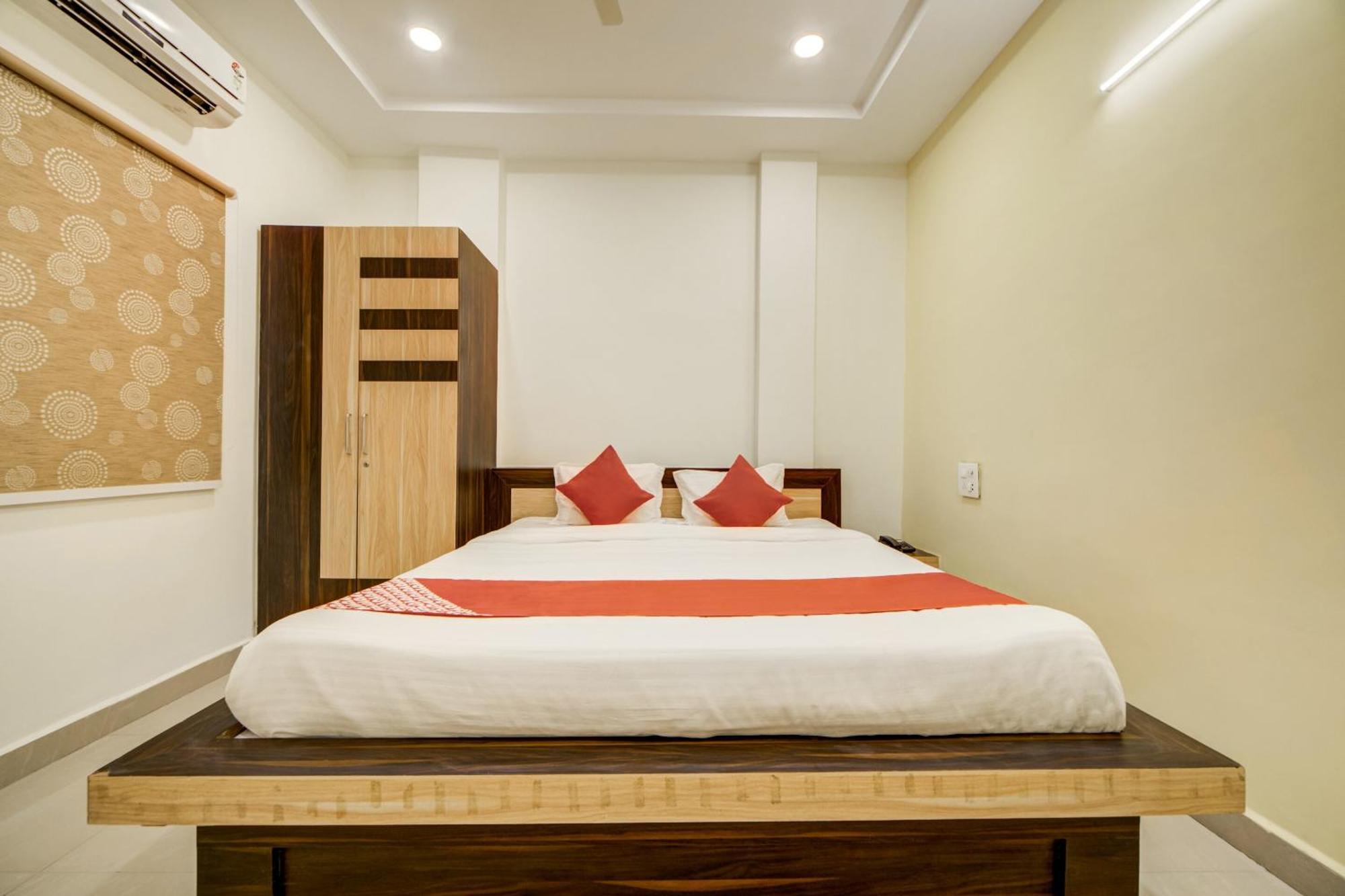 Hotel O Ksl Guest House Karimnagar Buitenkant foto