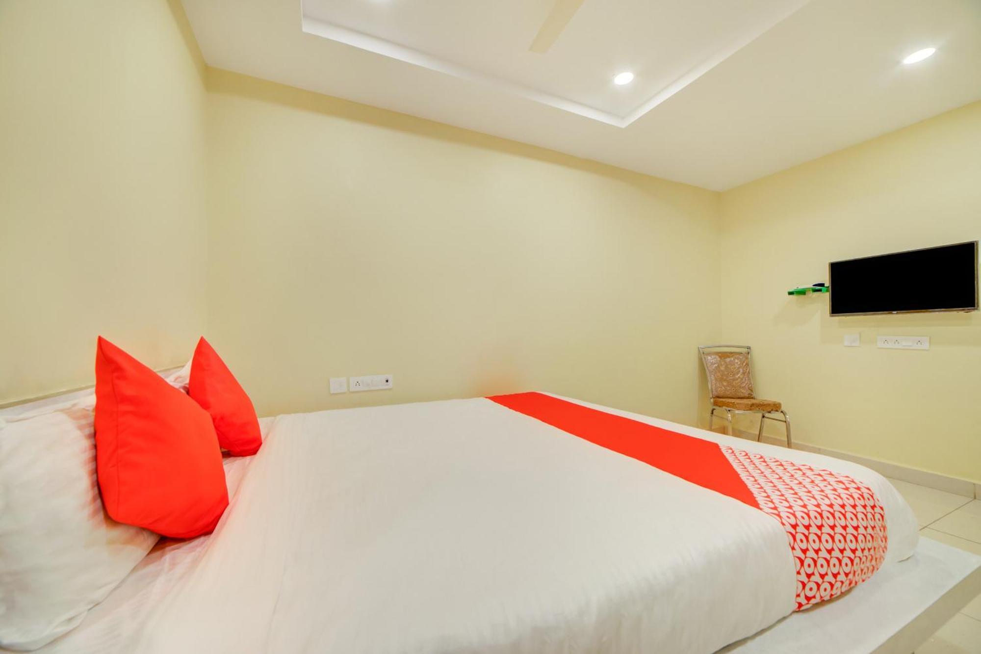 Hotel O Ksl Guest House Karimnagar Buitenkant foto