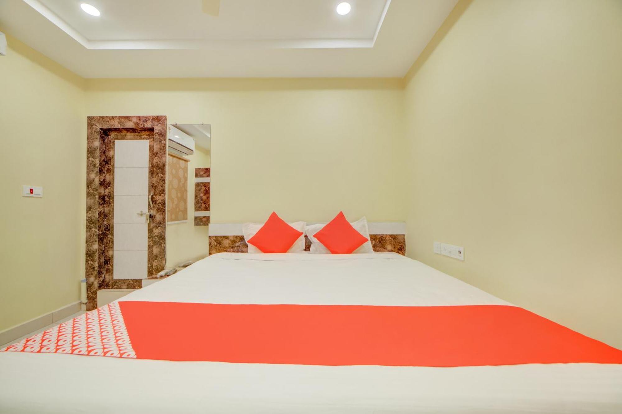 Hotel O Ksl Guest House Karimnagar Buitenkant foto