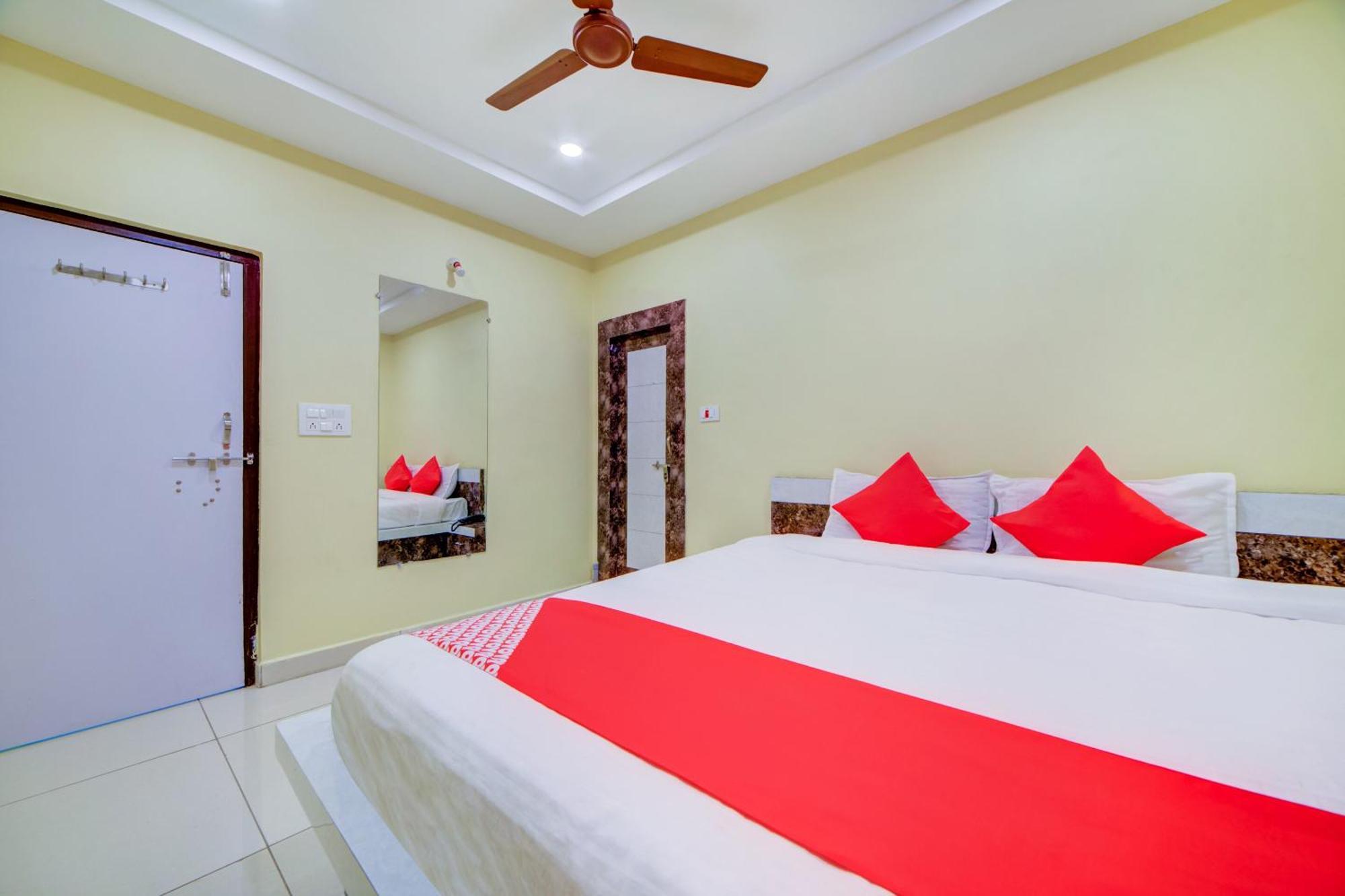 Hotel O Ksl Guest House Karimnagar Buitenkant foto