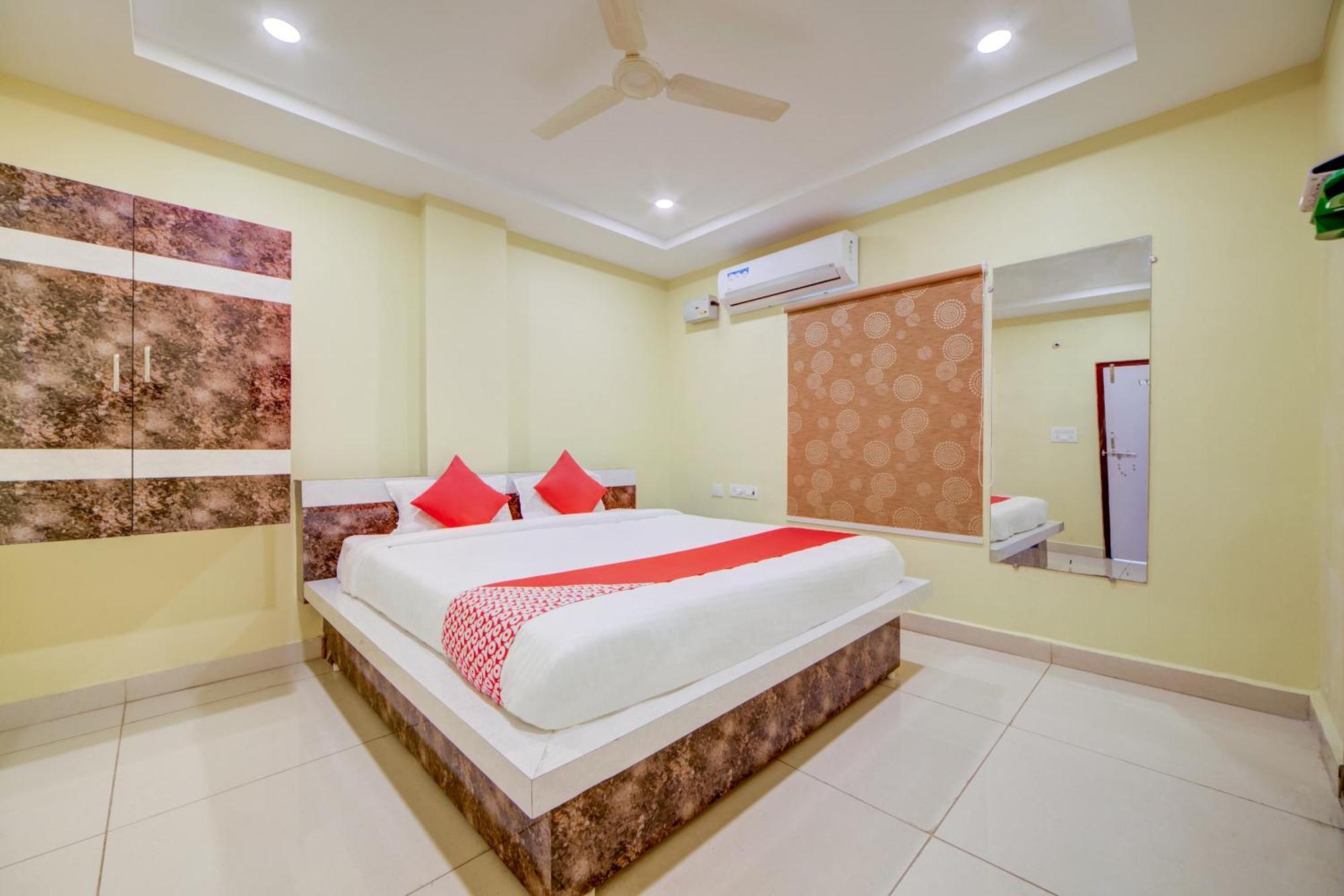 Hotel O Ksl Guest House Karimnagar Buitenkant foto