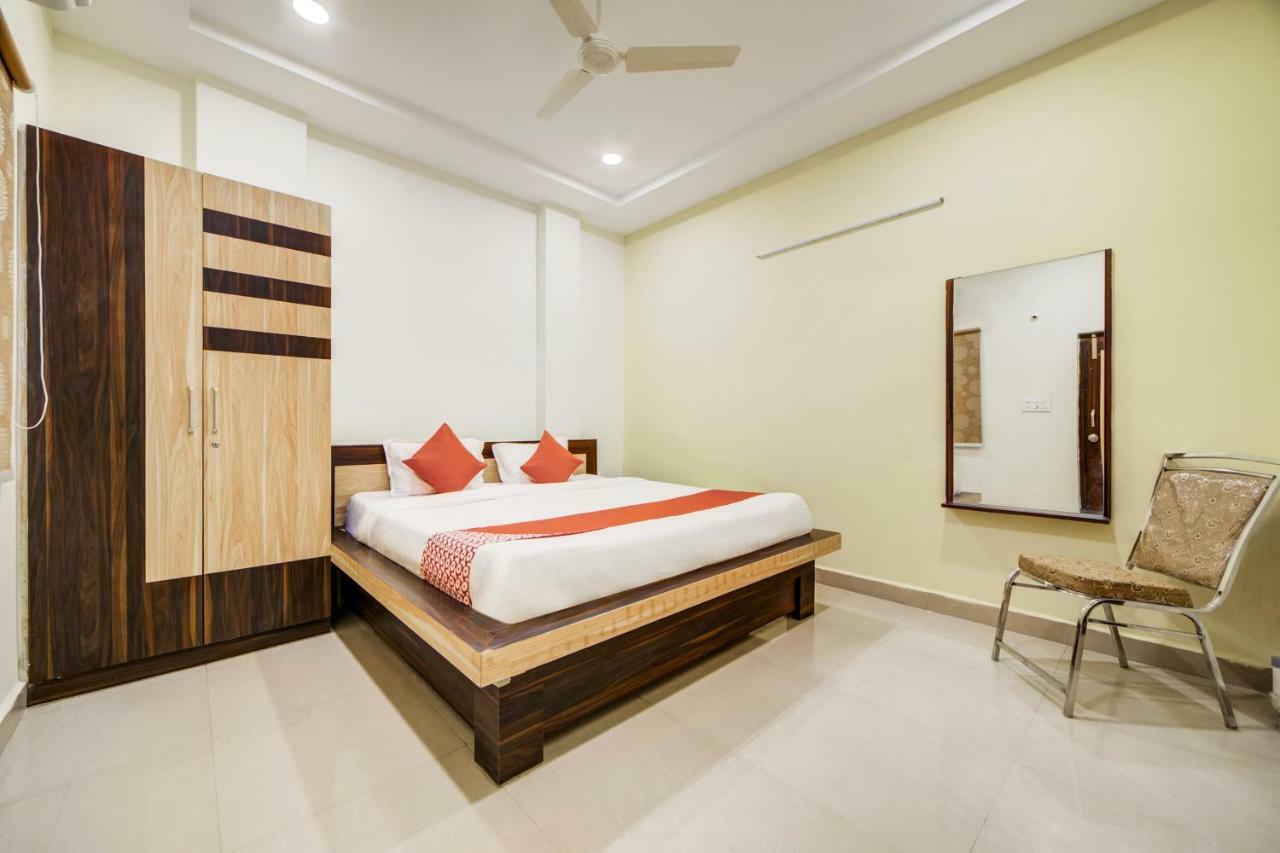 Hotel O Ksl Guest House Karimnagar Buitenkant foto